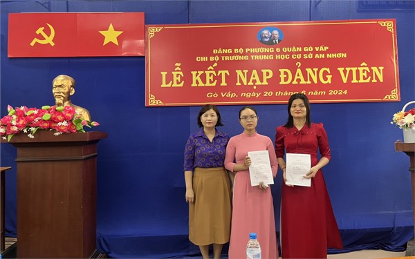 Ngày 20/6/2024, Chi bộ trường THCS An Nhơn tổ chức lễ kết nạp Đảng viên (Nguyễn Thị Trang).