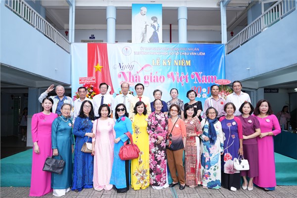 Sinh hoạt kỷ niệm ngày nhà giáo việt nam 20/11