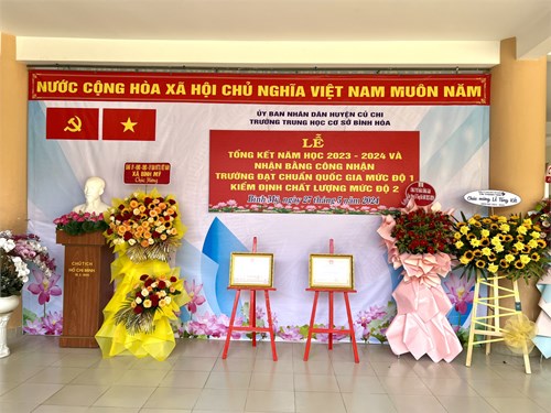 Lễ tổng kết năm học 2023-2024 và nhận bằng công nhận trường đạt chuẩn quốc gia mức độ 1, kiểm định chất lượng mức độ 2