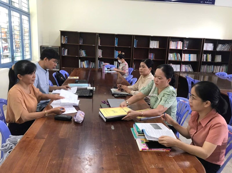 Sinh hoạt chuyên môn tổ Lịch Sử và Địa Lí lần 2 tháng 10/2024