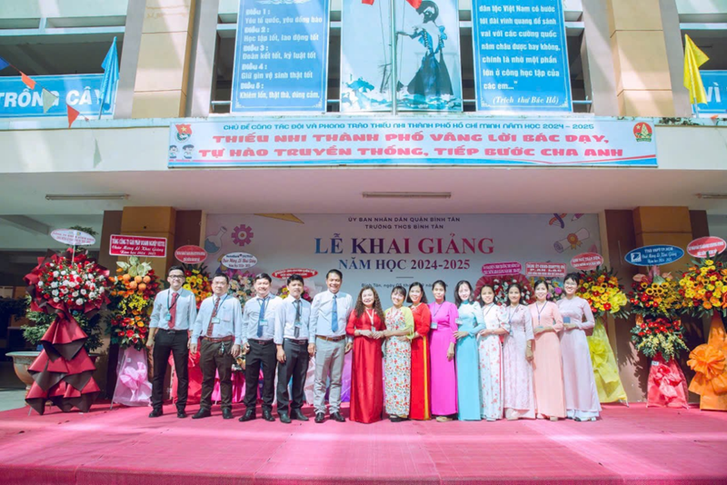 Tổ toán tưng bừng chào đón năm học mới