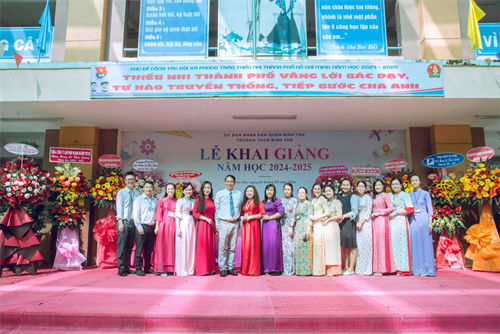 Tổ ngữ văn trường thcs bình tân ​chào đón năm học mới - năm học 2024 - 2025