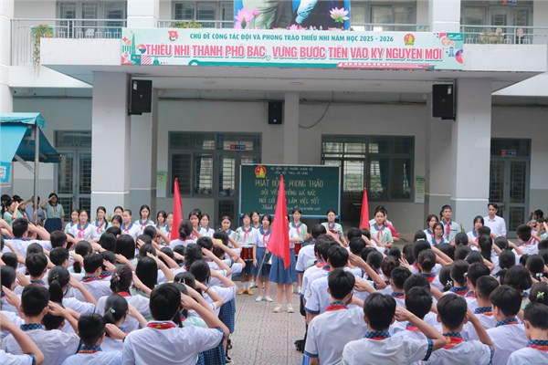 Phát động phong trào “Đội viên không xả rác” và “Nói lời hay - làm việc tốt” năm 2025