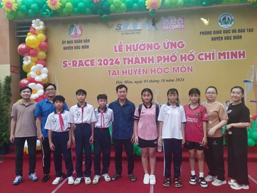 Sáng ngày 5/10/2024 Giáo viên và học sinh trường THCS Đông Thạnh tham gia Giải chạy học sinh, sinh viêm  S-Race 2024   tại trường Tiểu học Tây Bắc Lân.