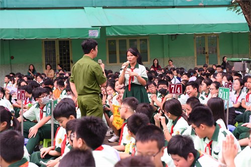 Tổ chức buổi tuyên truyền pháp luật: Thực hiện an toàn giao thông và phòng, chống thuốc lá điện tử