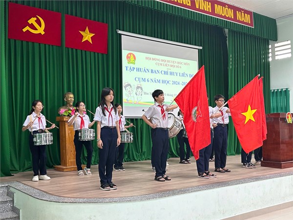 Liên đội thcs hà huy tập đẩy mạnh tuyên truyền giáo dục nội quy trường – lớp và hướng dẫn thực hiện điều lệ, nghi thức đội tntp hồ chí minh