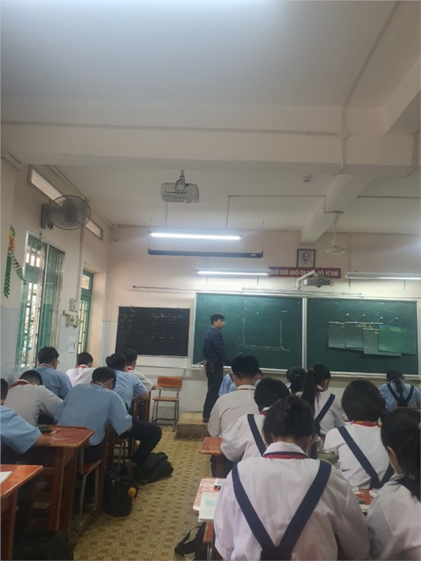 Hoạt động tháng 10 dự giờ lớp 8/4