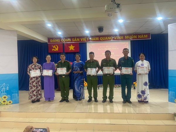 Ngày 16/05/2024: Tập thể Chi bộ trường THCS Hậu Giang và 2 cá nhân đồng chí Huỳnh Hạnh Diễm Phúc và đồng chí Huỳnh Thị Bích Oanh được khen thưởng Học tập và làm theo tấm gương đạo Đức Hồ Chí Minh giai đoạn 2021-2024.