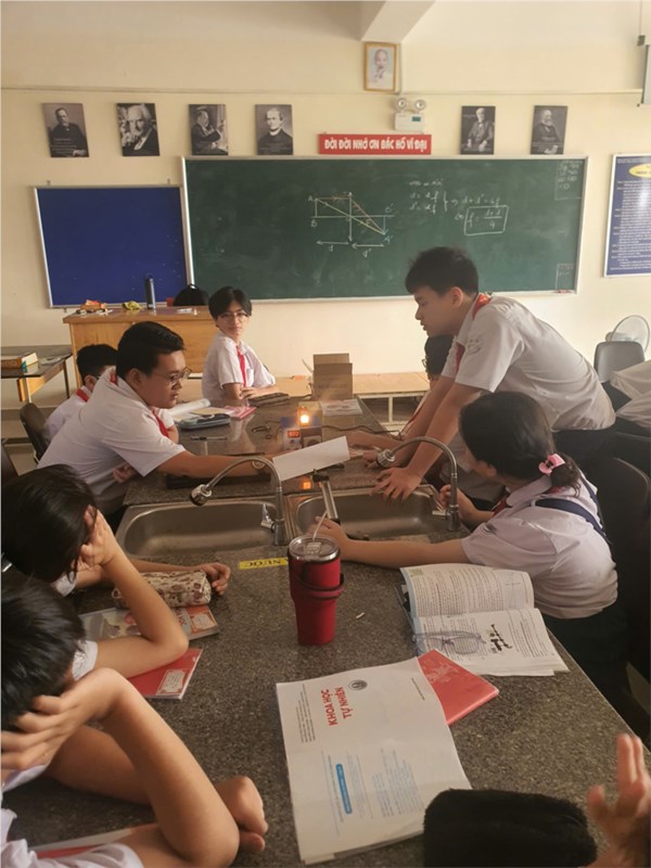 Thực hành đo tiêu cự của thấu kính K9 ngày 07/10/2024