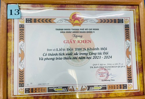 Khen thưởng đạt thành tích Xuất sắc trong công tác Đội và phong trào thiếu nhi năm học 2023-2024