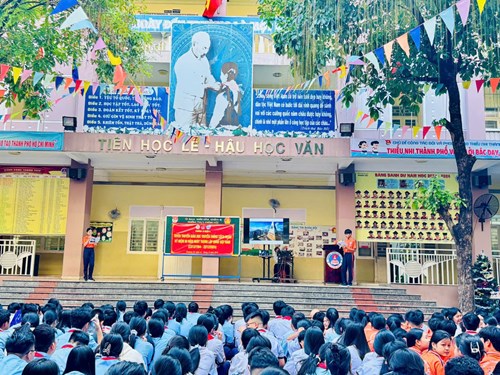 Chuyên đề: “Tìm hiểu các danh lam thắng cảnh Việt Nam”