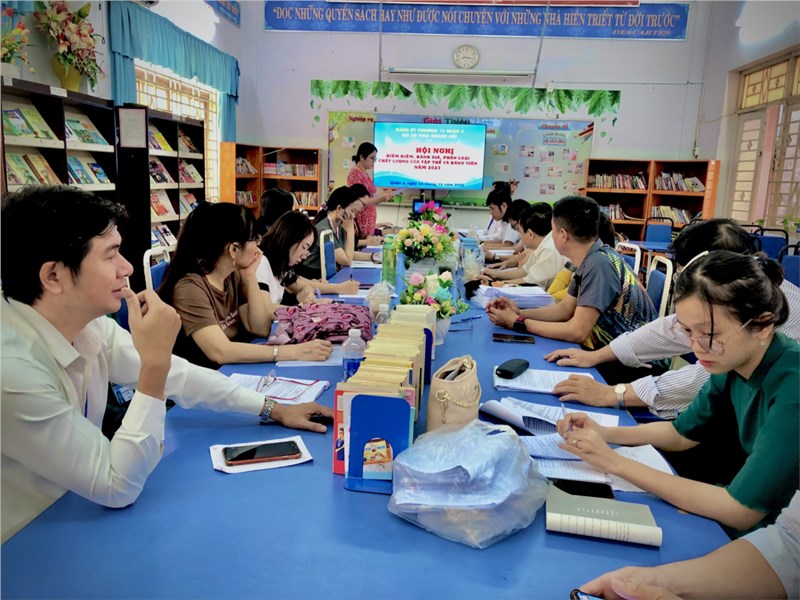 Chi bộ Trường THCS Khánh Hội tổ chức Hội nghị kiểm điểm đánh giá chất lượng chi bộ và đảng viên năm 2023