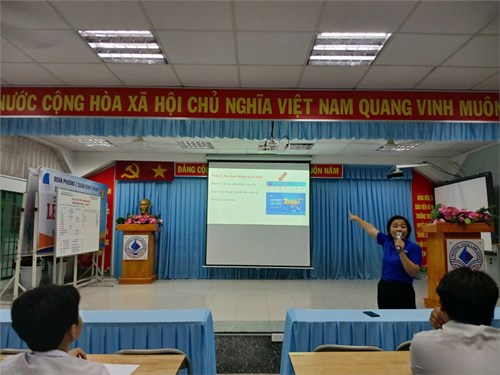 Hướng dẫn học sinh cài đặt ứng dụng áp Thanh niên Việt Nam. Phối hợp với Chi Đoàn hướng dẫn cho Đoàn viên học sinh lớp 9 kết nạp Đoàn cài đặt áp Thanh niên Việt Nam trên điện thoại.