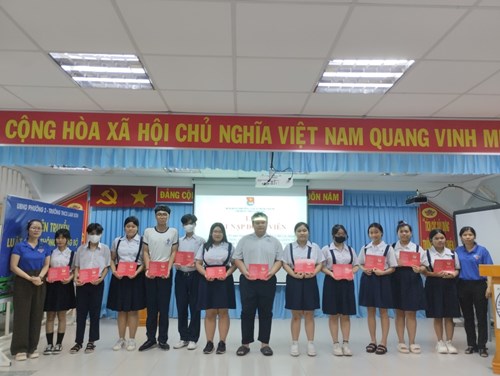 Lễ kết nạp đoàn viên mới đợt 2