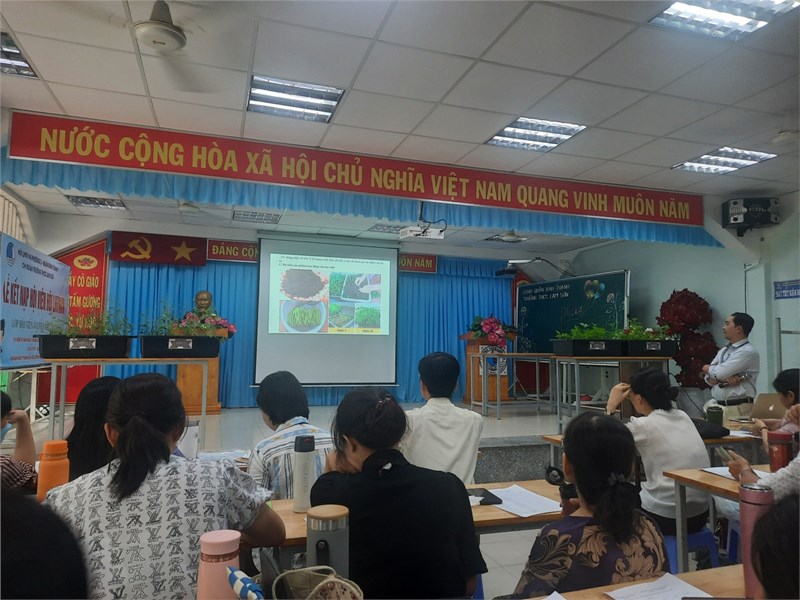 Báo cáo tiết dạy minh họa theo định hướng dạy học tích hợp stem môn công nghệ 7
dự án: kế hoạch trồng và chăm sóc cây trồng trong gia đình