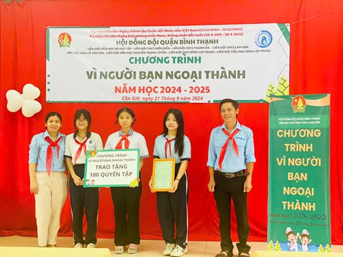 Ngày 21/9/2024, Liên đội THCS Lam Sơn phối hợp cùng với các Liên đội trường bạn tổ chức chương trình vì người bạn ngoại thành tại Huyện Cần Giờ. Kết nghĩa với Trường THCS Tam Thôn Hiệp huyện Cần Giờ trao tặng 100 quyển tập trắng.