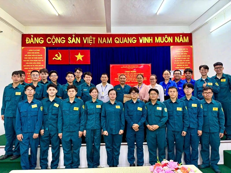 Thăm Ban Chỉ huy Quân sự phường Chợ Lớn, TP.HCM nhân ngày thành lập quận đội nhân dân Việt Nam 22-12