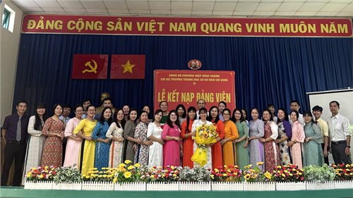 Trường THCS Ngô Chí Quốc tổ chức lễ kết nạp đảng viên mới cho quần chúng ưu tú Nguyễn Thị Ngọc Thu - Giáo viên bộ môn KHTN