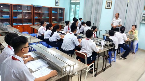 Chỉ thị số 29-BTC về công tác phổ cập giáo dục, giáo dục bắt buộc xóa mù chữ cho người lớn và đẩy mạnh phân luồng học sinh trong giáo dục phổ thông