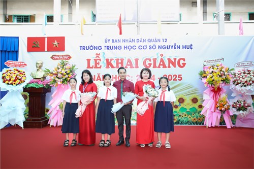 Trường THCS Nguyễn Huệ tổ chức lễ khai giảng năm học: 2024 -2025