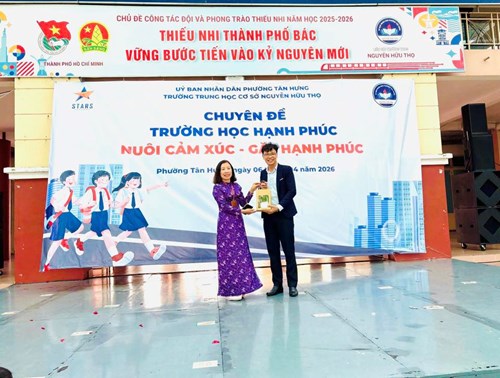 📣📣 CHUYÊN ĐỀ “TRƯỜNG HỌC HẠNH PHÚC” 📣📣
Sáng 06/4/2026, Trường THCS Nguyễn Hữu Thọ kết hợp với Trung tâm giáo dục KNS Ngôi Sao (Star) tổ chức chuyên đề “Trường học hạnh phúc – Nuôi cảm xúc, gặt hạnh phúc”.
🎯 Hoạt động trải nghiệm giúp học sinh nhận diện, điều chỉnh cảm xúc và lan tỏa năng lượng tích cực.
💖 Thông qua chuyên đề góp phần xây dựng môi trường học đường thân thiện, mỗi ngày đến trường là một ngày vui.
