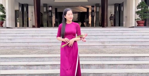 Bài dự thi trang phục áo dài truyền thống - Đơn vị dự thi CĐCS Trường THCS Nguyễn Văn Nghi