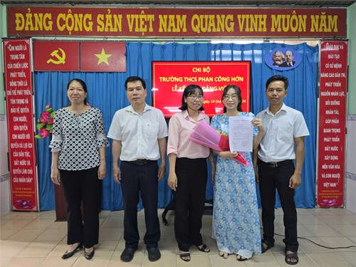 Lễ kết nạp đảng viên mới ngày 14/09/2024
