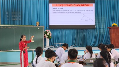 Thao giảng chuyên đề cấp trường môn Toán 9