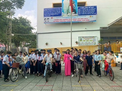 Công Đoàn Trường THCS Phú Thọ Tổ Chức Các Hoạt Động Hội Thi , Hội Thao cho CB- GV - CNV Trường Chào Mừng Ngày Nhà Giáo Việt Nam 20/11