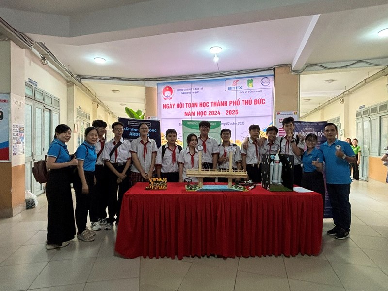 Tổ Toán Tin trường THCS Tam Bình tham gia ngày hội toán học thành phố Thủ Đức năm học 2024-2025