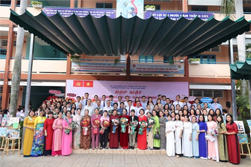 Họp mặt kỷ niệm 42 năm ngày nhà giáo việt nam (20/11/1982-20/11/2024)