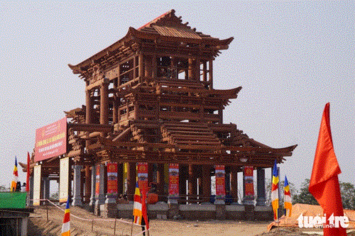 Dù chính sử không ghi chép, nhưng các chuyên gia nói kết quả khảo cứu gần 20 năm qua cho thấy có một hành cung lớn của nhà Lý là Hoa Lâm Viên, ở xã Đông Anh, Hà Nội, ngày nay.