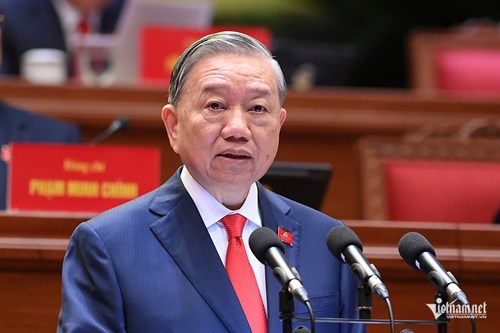 Tổng Bí thư:     Phép nước     đi đôi với     lòng dân    , mọi người đều có trách nhiệm với xã hội