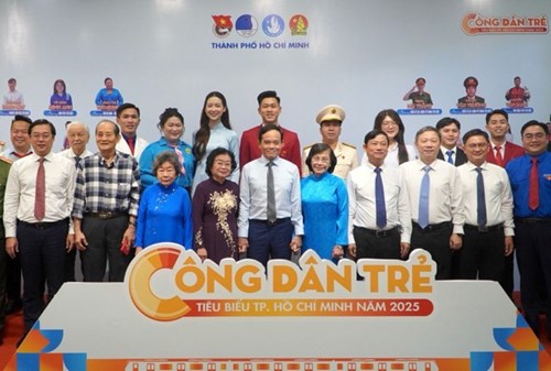 Tuyên dương 12 Công dân trẻ tiêu biểu TPHCM năm 2025