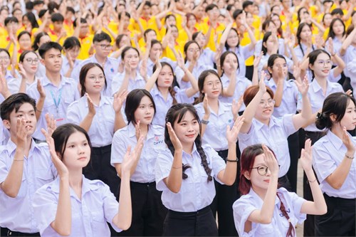 Hơn 2.000 học sinh, sinh viên TPHCM đồng diễn