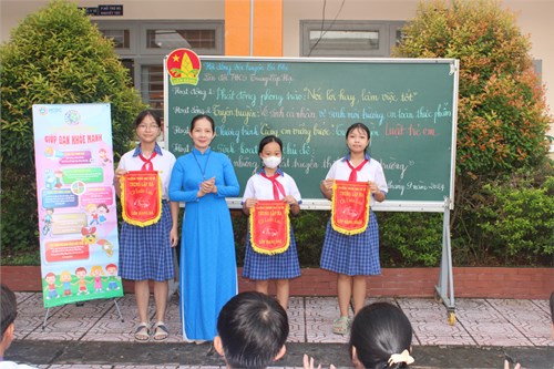 Sinh hoạt dưới cờ tuần 5  Xây dựng truyền thống nhà trường 