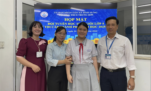 Trường thcs trung sơn tuyên dương học sinh đạt giải kỳ thi học sinh giỏi lớp 9 cấp thành phố