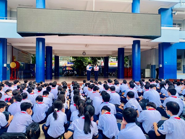 Thông tư số 22/2024/TT-BGDĐT (ngày 10 tháng 12 năm 2024) sửa đổi, bổ sung một số điều của Quy định ban hành kèm theo Thông tư số 17/2018/TT-BGDĐT, Thông tư số 18/2018/TT-BGDĐT và Thông tư số 19/2018/TT-BGDĐT ngày 22/8/2018 của Bộ trưởng Bộ Giáo dục và Đào tạo.