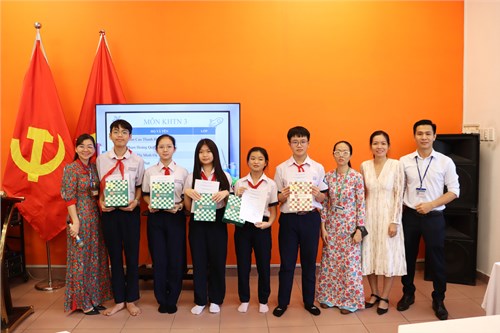 Lễ ra quân cho học sinh giỏi khối 9 thi cấp Quận - Năm học 2024 - 2025