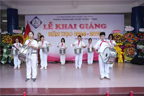 Quyết định khen thưởng giáo viên đạt giải Hội thi  Giáo viên dạy giỏi  cấp Trung học cơ sở năm học 2024 - 2025