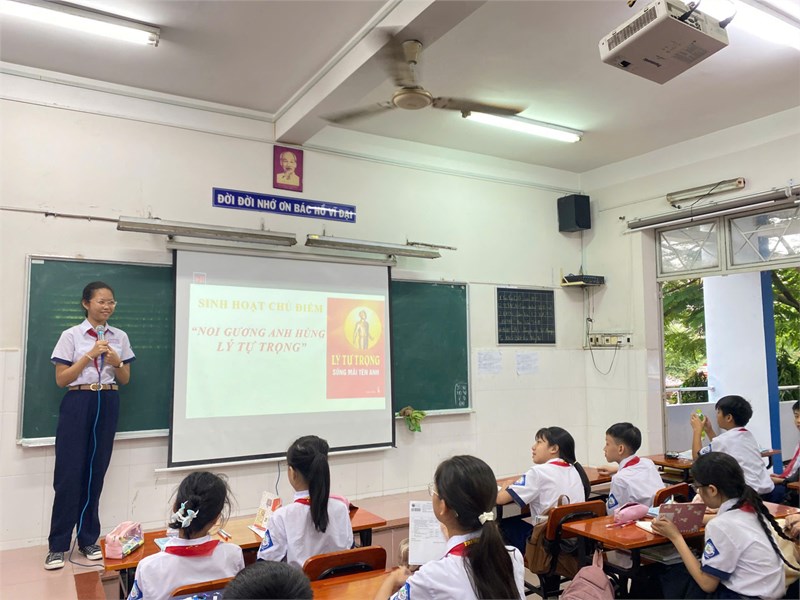 Sinh hoạt chủ đề:  Noi gương anh hùng Lý Tự Trọng 