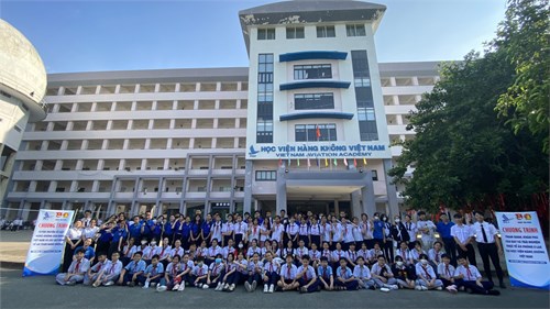 Một ngày trải nghiệm Hàng không Việt Nam