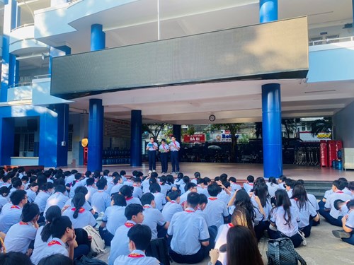 Thực hiện kế hoạch sinh hoạt dưới cờ  Kể chuyện học tập và làm theo tư tưởng, đạo đức, phong cách Hồ Chí Minh  - Tuần 5 HKII.