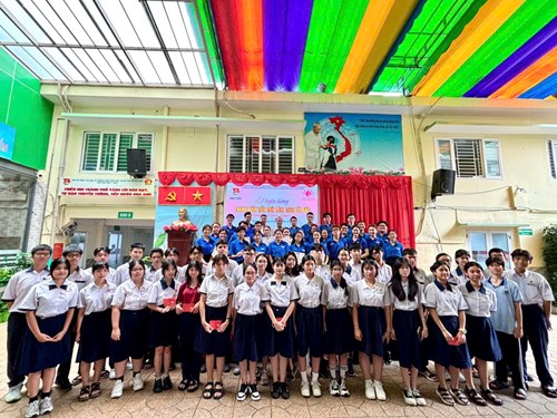 Lễ kết nạp đoàn viên mới