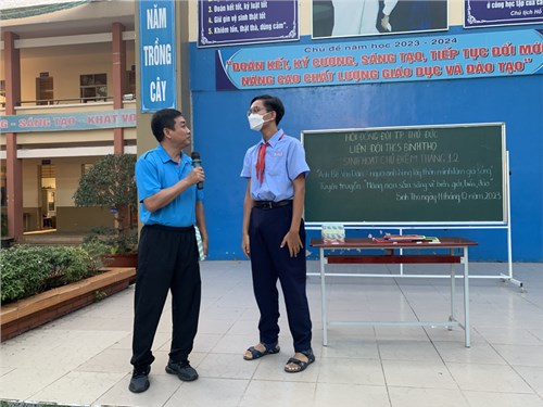 Sáng ngày 11/12/2023 Liên đội THCS Bình Thọ hinh hoạt chủ điểm tháng 12 với chủ đề  Anh Bế Văn Đàn - Người anh hùng lấy thân mình làm giá súng  và tuyên truyền “Măng non sẵn sàng vì biên giới, biển, đảo” dành cho đội viên, học sinh