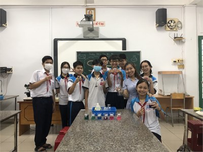 STEM- Chế tạo chất chỉ thị màu từ bắp cải tím 