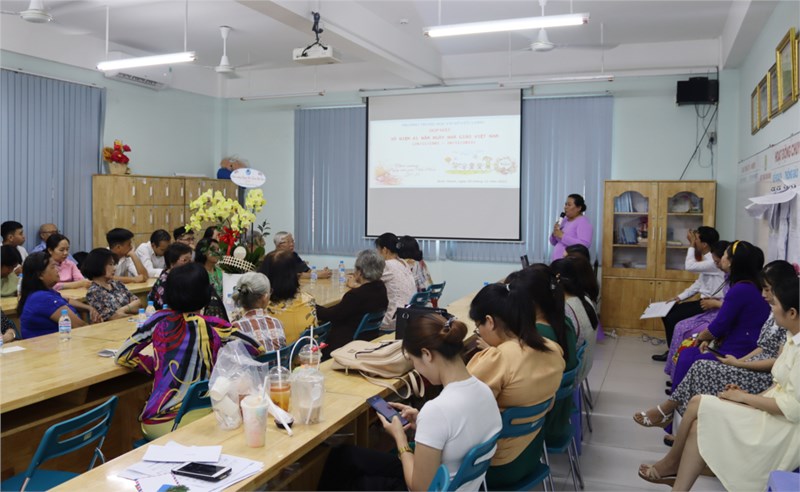 Họp mặt giáo viên hưu trí kỉ niệm 41 năm ngày nhà giáo Việt Nam