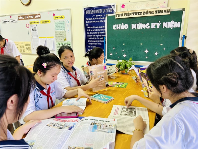 Tiết đọc sách tại Thư viện tháng 10 năm 2023