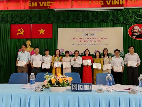 Hội nghị viên chức - Người lao động trường THCS Lê Quý Đôn năm học 2023 - 2024