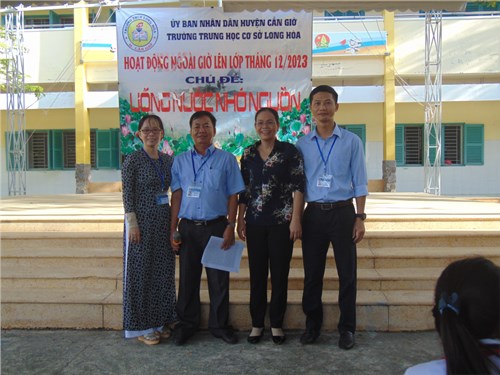 Hoạt động ngoài giờ lên lớp tháng 12 - Chủ đề  Uống nước nhớ nguồn 